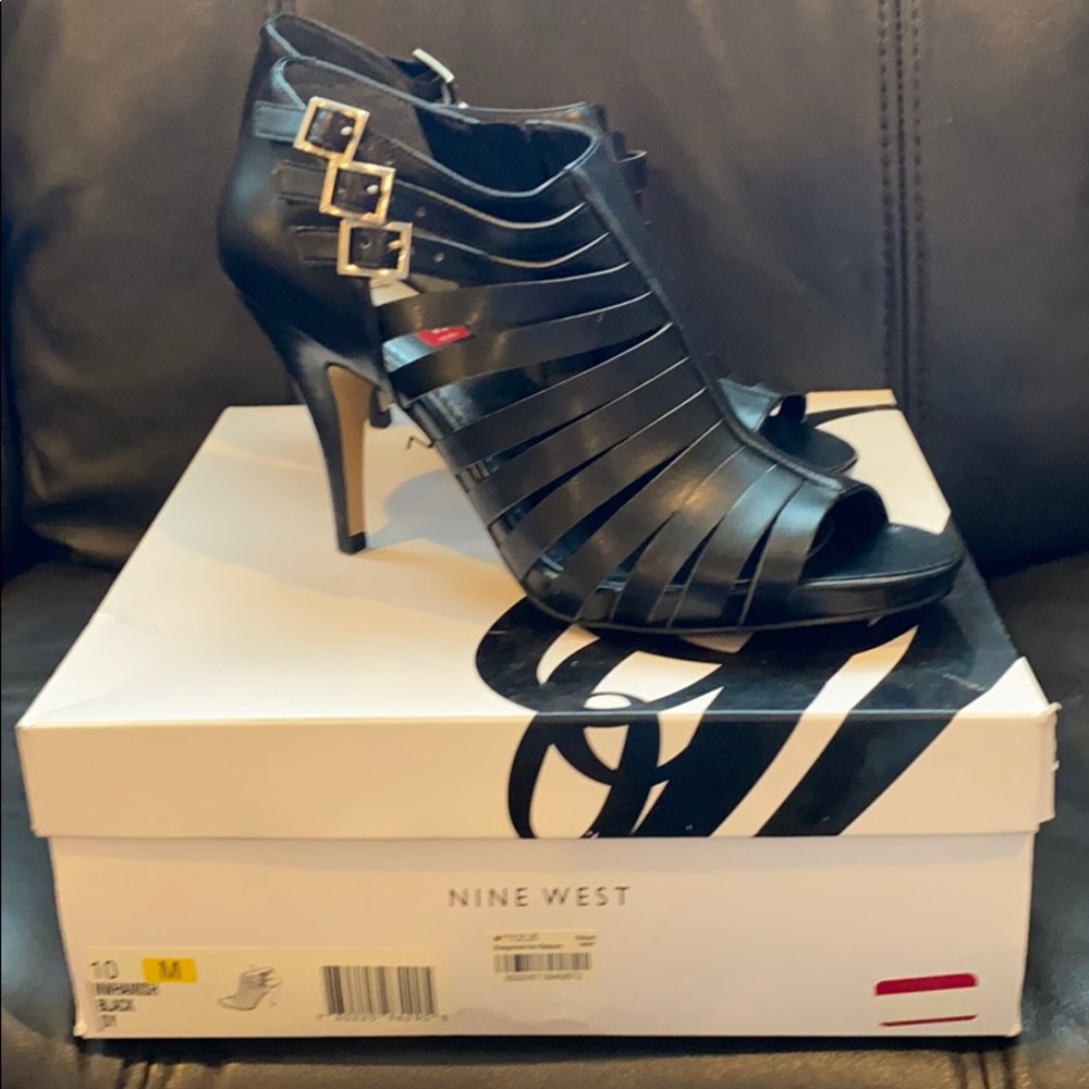 New In Box Nine West Strappy shoes